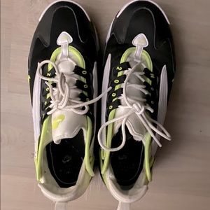 Nike zoom 2000’s